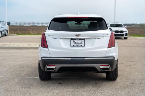 2023 Cadillac XT5 FWD Premium Luxury