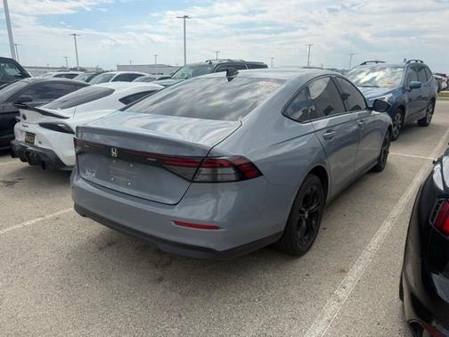 Urban Gray Pearl 2025 Honda Accord SE