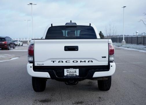 2022 Toyota Tacoma Base