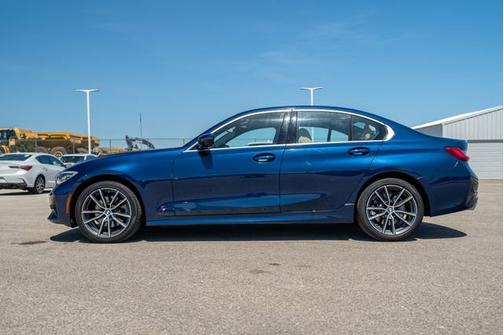 2019 BMW 330 i xDrive