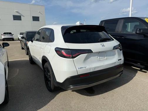 Platinum White Pearl 2024 Honda HR-V Sport