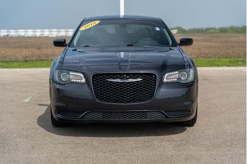 2018 Chrysler 300 Touring