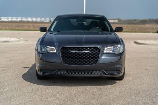 2018 Chrysler 300 Touring