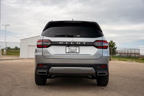 Solar Silver Metallic 2026 Honda Pilot EX-L