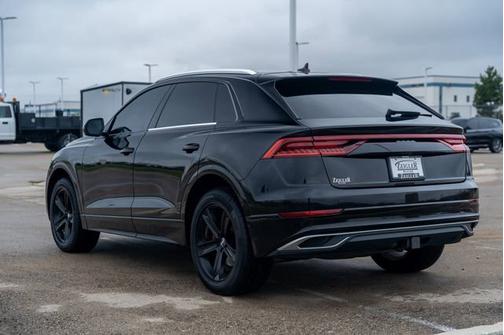 2019 Audi Q8 Premium