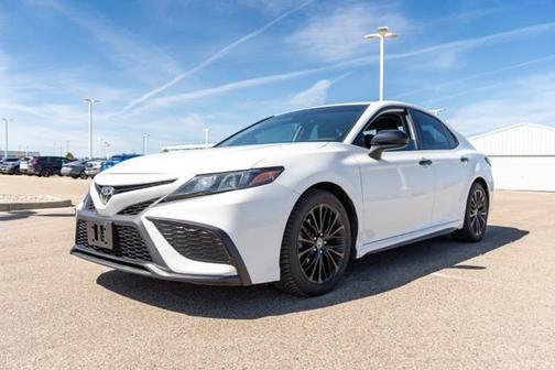 Super White 2021 Toyota Camry SE