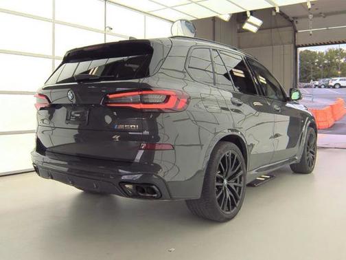 2022 BMW X5 M50i