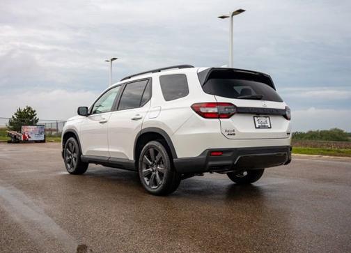 Platinum White Pearl 2026 Honda Pilot Sport