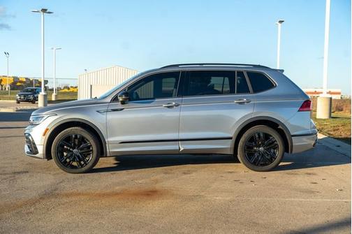 2022 Volkswagen Tiguan SE R-Line Black