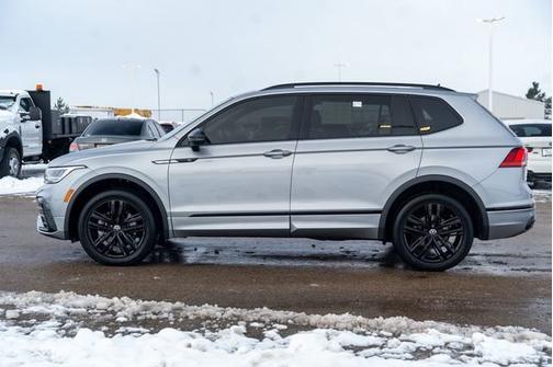 2022 Volkswagen Tiguan SE R-Line Black