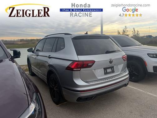 2022 Volkswagen Tiguan SE R-Line Black