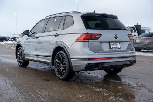 2022 Volkswagen Tiguan SE R-Line Black
