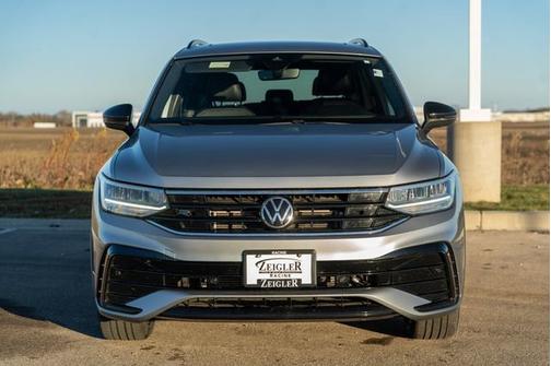 2022 Volkswagen Tiguan SE R-Line Black
