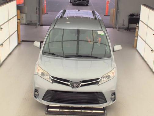 2018 Toyota Sienna L