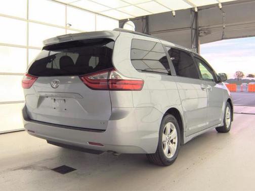 2018 Toyota Sienna L
