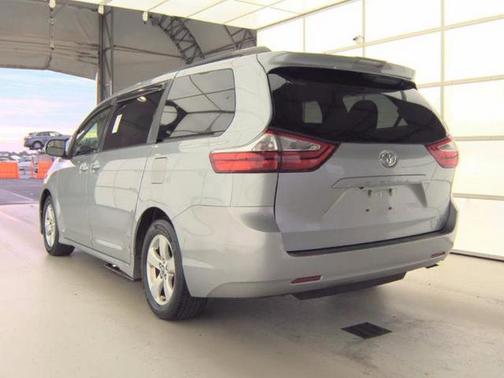 2018 Toyota Sienna L