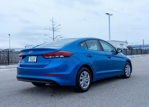 2018 Hyundai ELANTRA SE