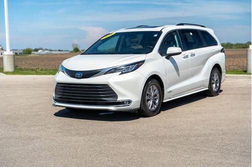 2021 Toyota Sienna XLE
