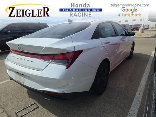 2022 Hyundai ELANTRA SEL