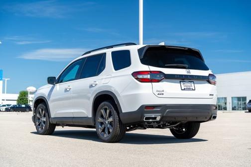 2025 Honda Pilot Sport