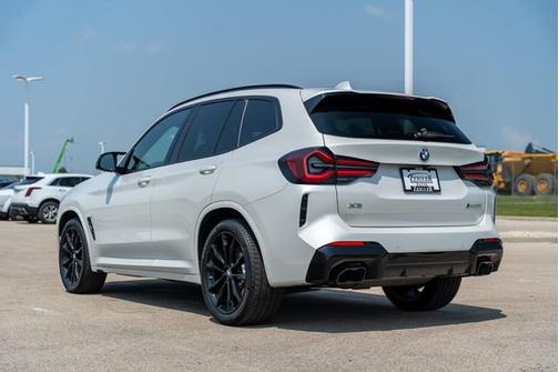 2023 BMW X3 M40i