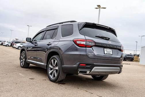2023 Honda Pilot Touring