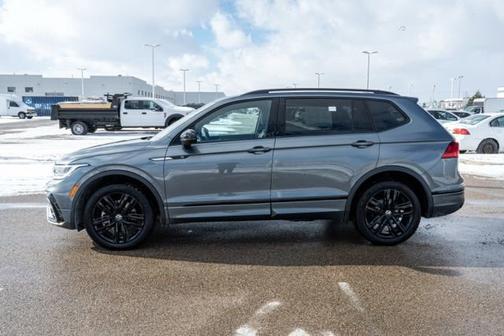 2022 Volkswagen Tiguan SE R-Line Black