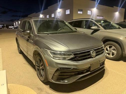 2022 Volkswagen Tiguan SE R-Line Black