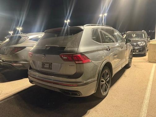 2022 Volkswagen Tiguan SE R-Line Black
