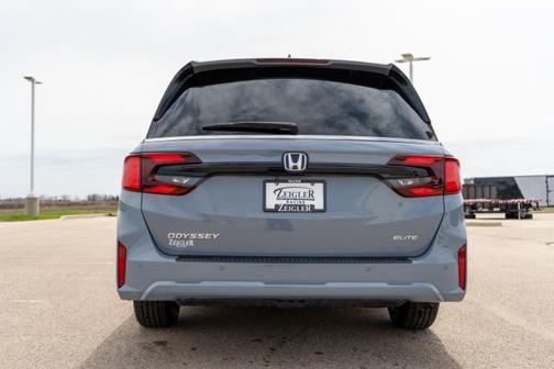 Sonic Gray Pearl 2026 Honda Odyssey Elite