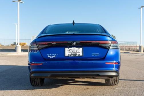 Still Night Pearl 2024 Honda Accord Hybrid Sport