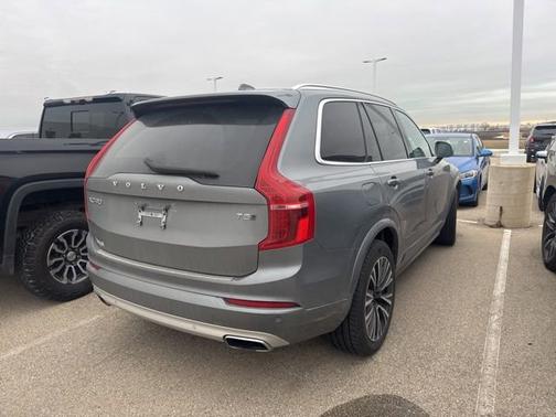2020 Volvo XC90 T5 Momentum