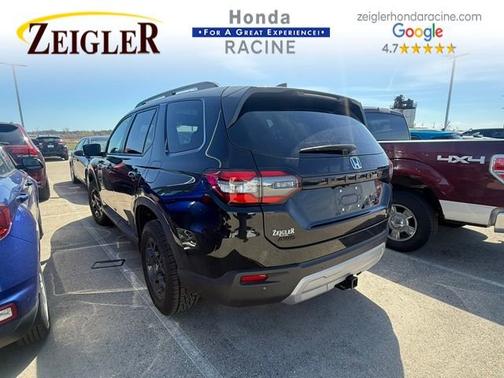 Crystal Black Pearl 2025 Honda Pilot TrailSport