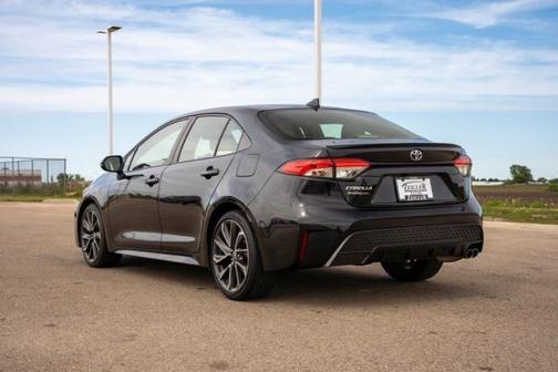 Black Sand Pearl 2021 Toyota Corolla SE