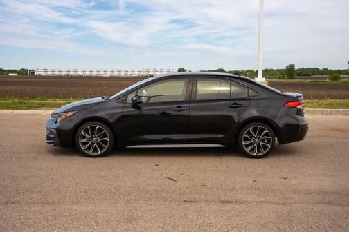 Black Sand Pearl 2021 Toyota Corolla SE