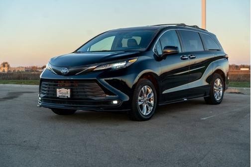 2022 Toyota Sienna XLE