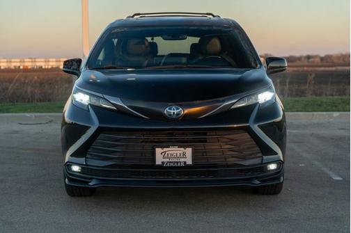 2022 Toyota Sienna XLE