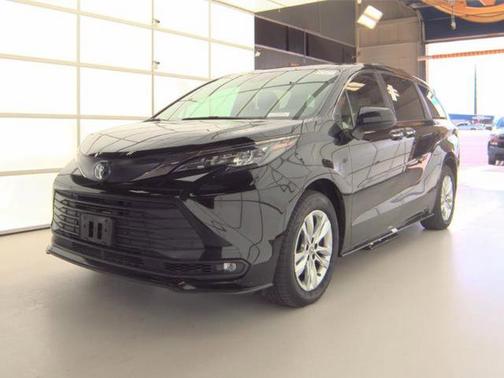 2022 Toyota Sienna XLE