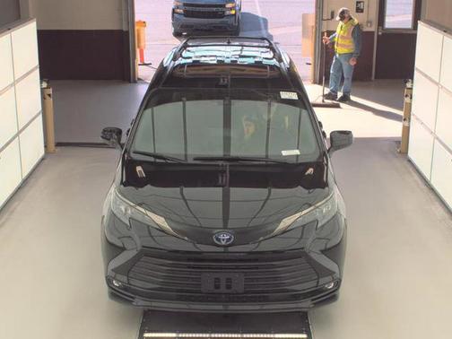 2022 Toyota Sienna XLE