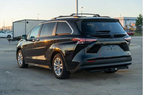 2022 Toyota Sienna XLE