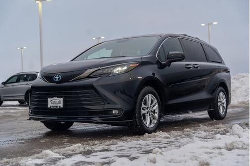 2022 Toyota Sienna XLE