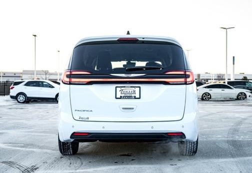 Bright White Clearcoat 2024 Chrysler Pacifica Touring L