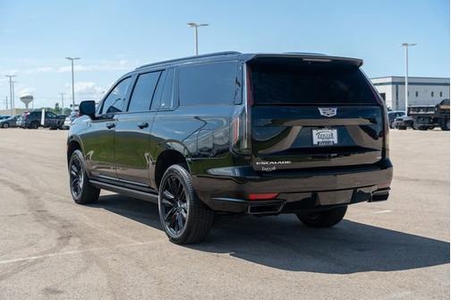 2022 Cadillac Escalade ESV Sport Platinum
