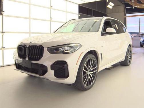 2022 BMW X5 M50i
