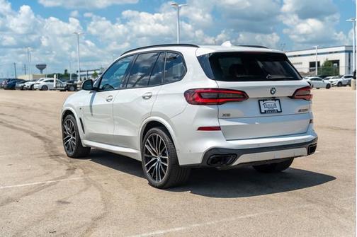 2022 BMW X5 M50i