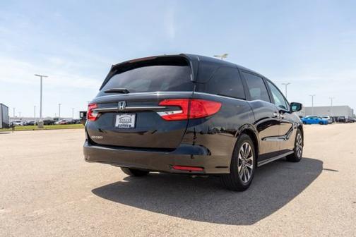 Crystal Black Pearl 2024 Honda Odyssey EX-L