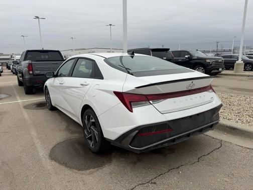 2025 Hyundai ELANTRA HEV SEL Sport