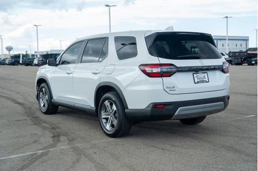 2023 Honda Pilot EX-L 7 Passenger