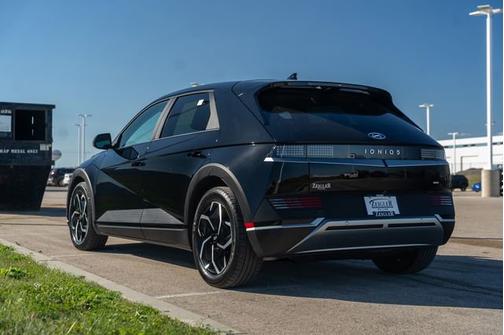 2023 Hyundai IONIQ 5 SE