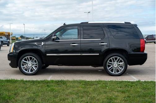 2013 Cadillac Escalade Platinum Edition